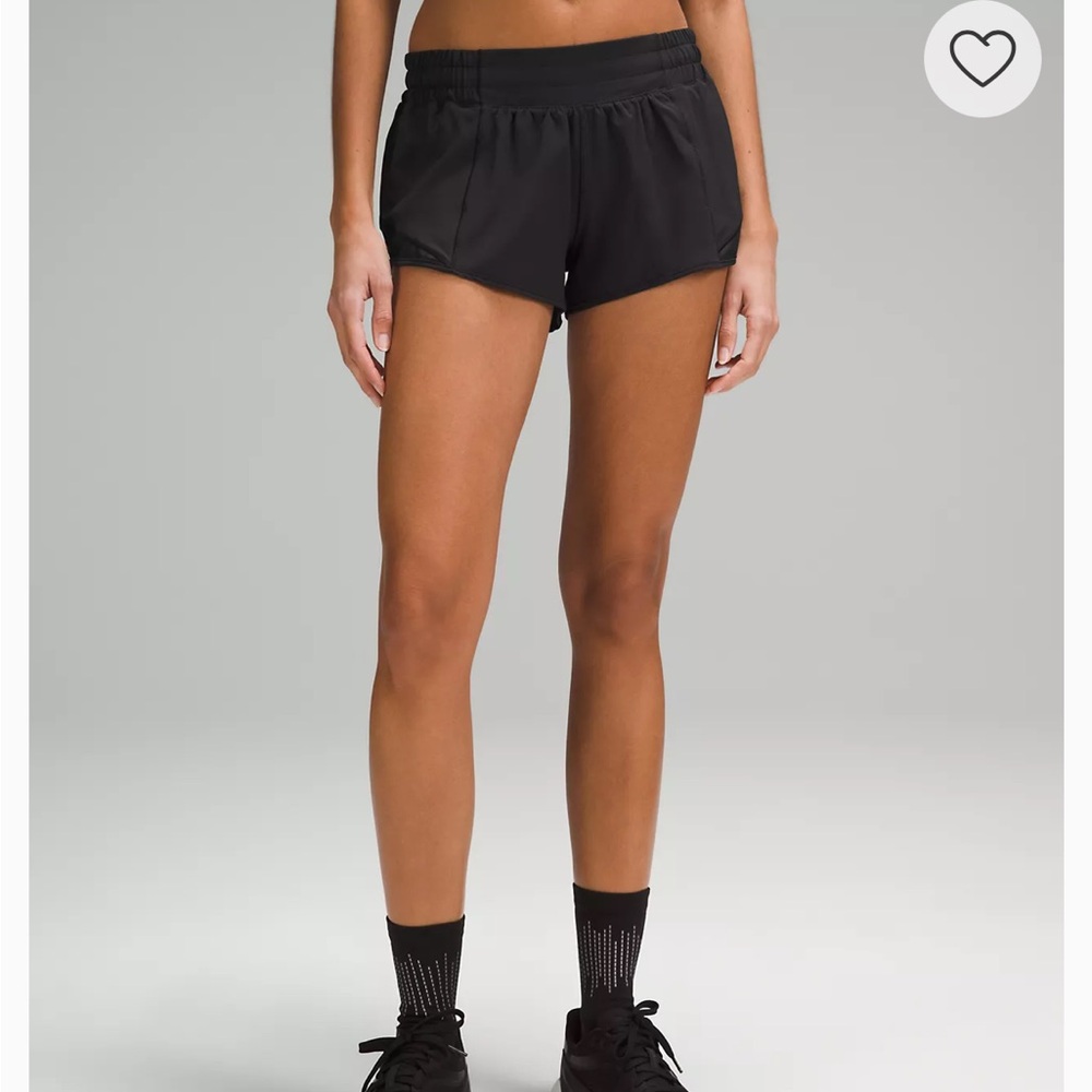 black lululemon hotty hot shorts low rise, size 6, perfect condition